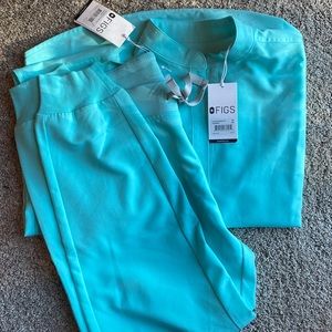 new figs set. XS small Rafaela top and M petite joggers